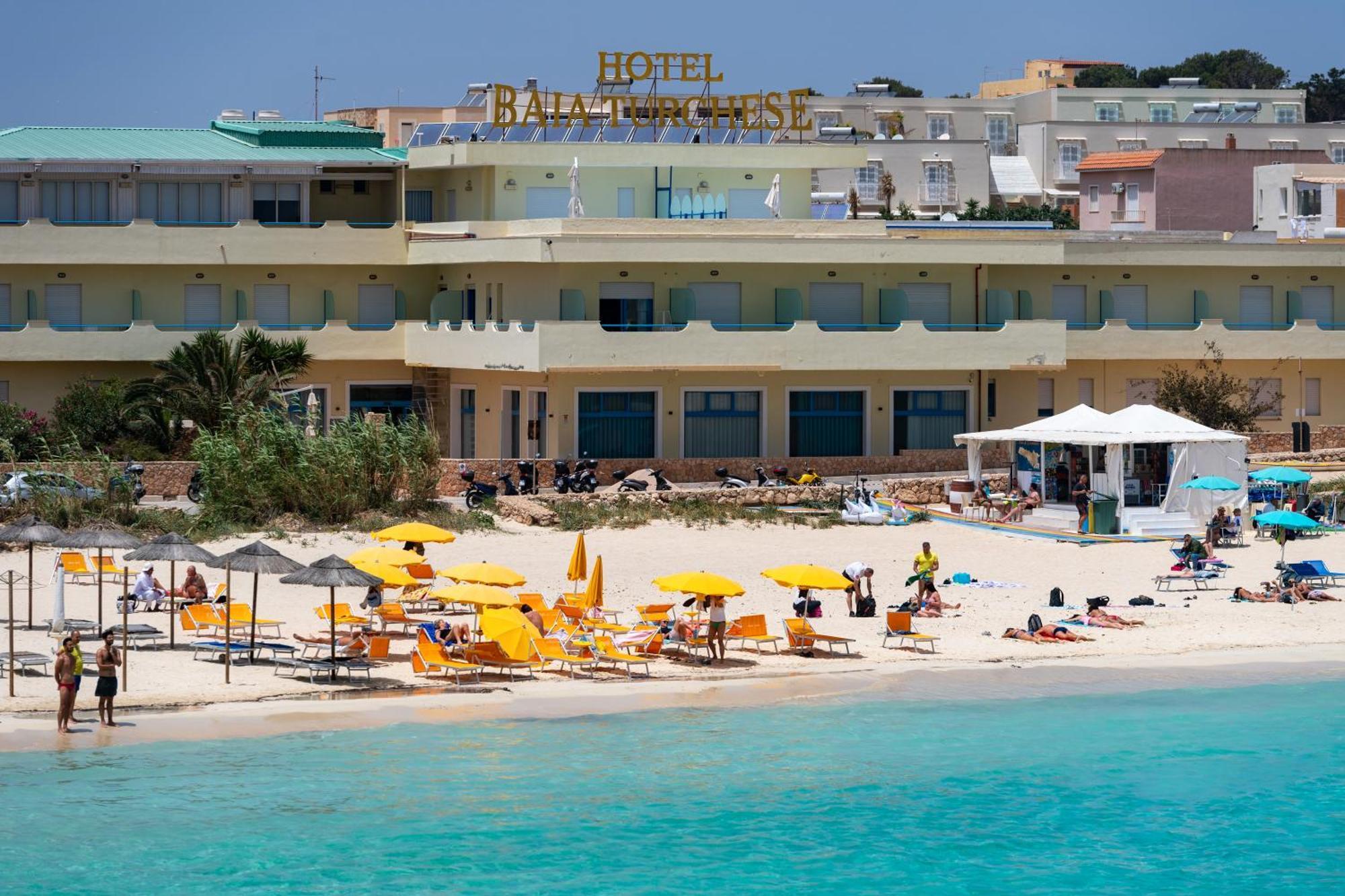 Hotel Baia Turchese Лампедуза Экстерьер фото