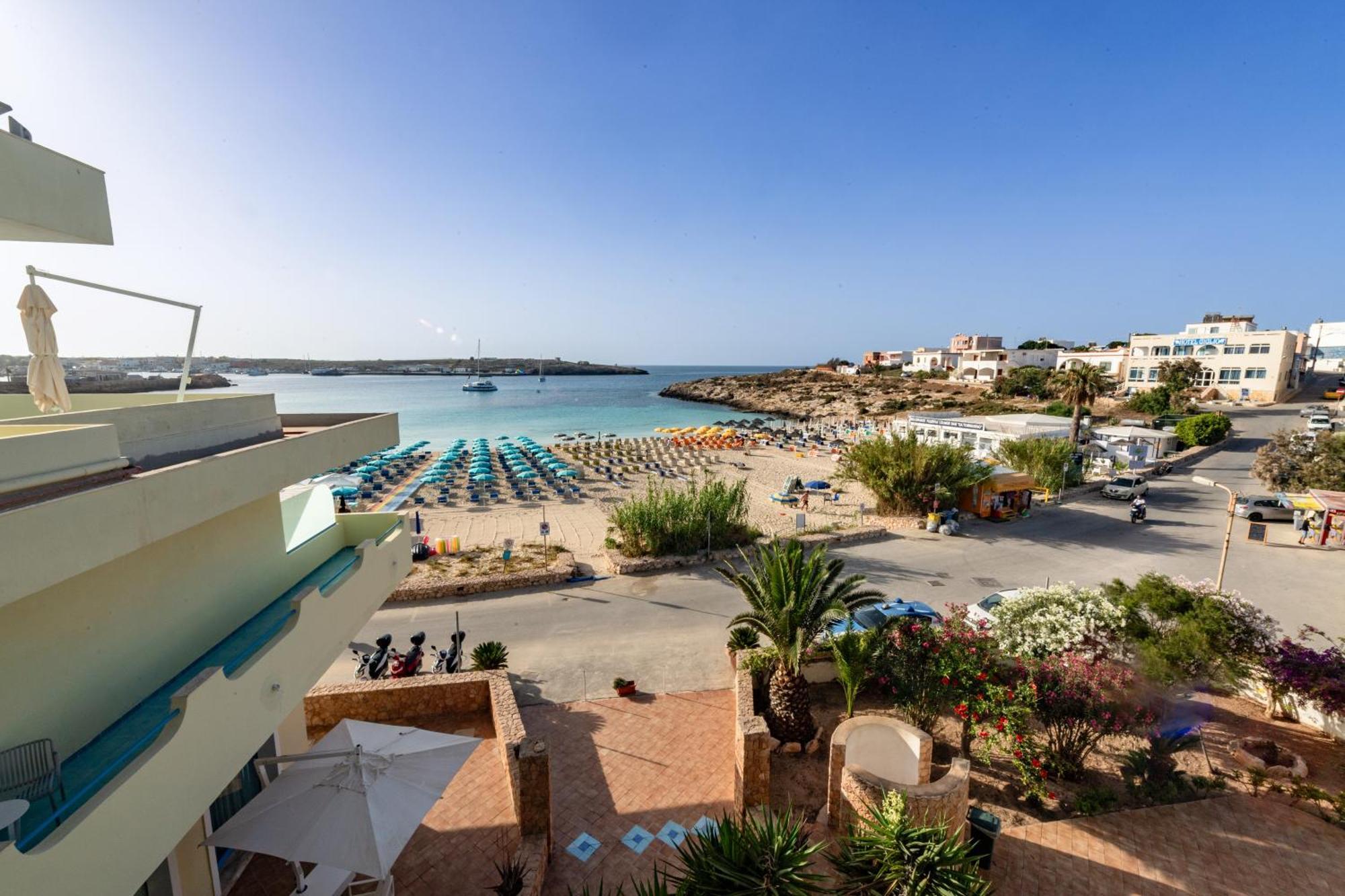 Hotel Baia Turchese Лампедуза Экстерьер фото