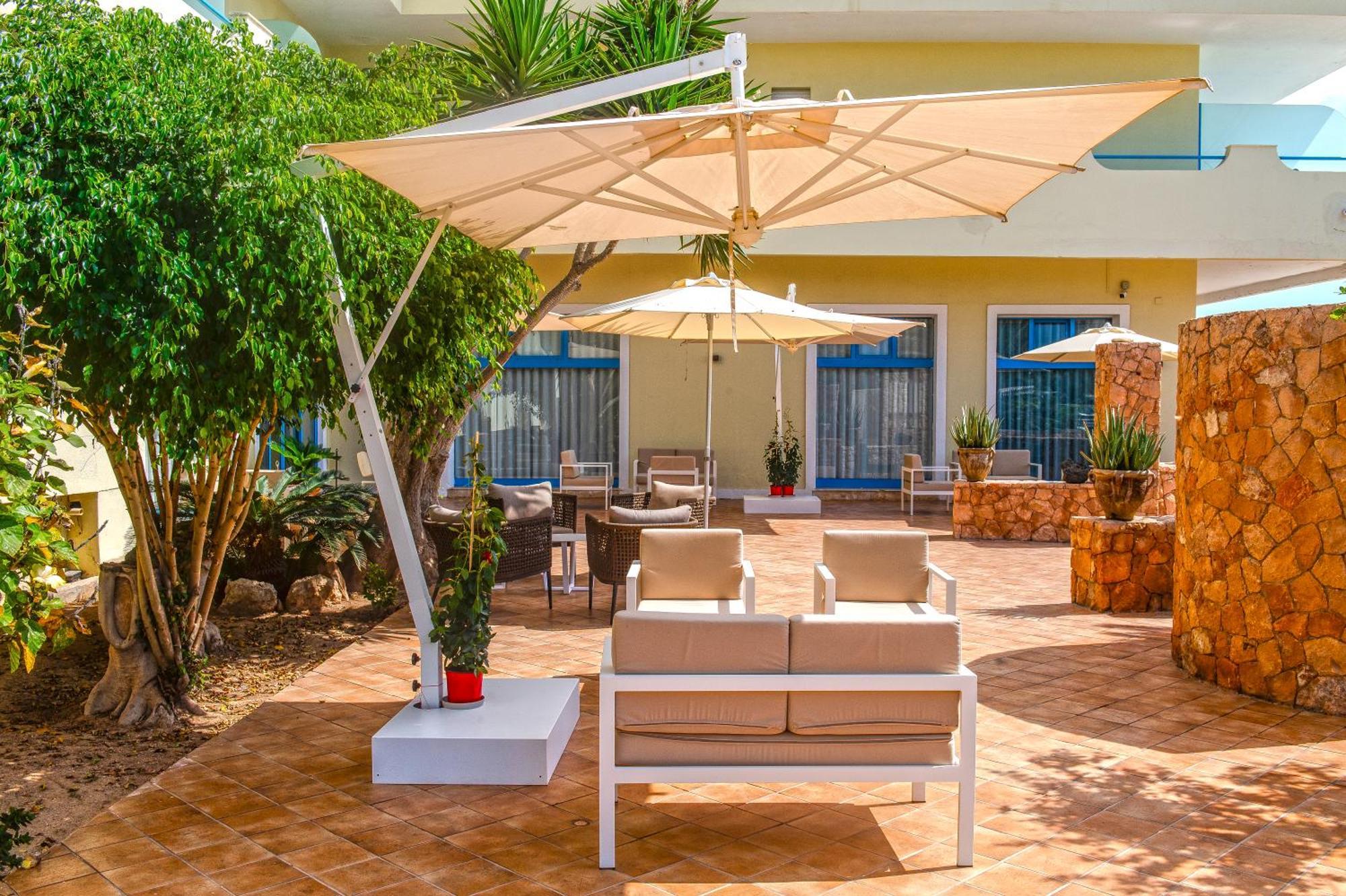 Hotel Baia Turchese Лампедуза Экстерьер фото